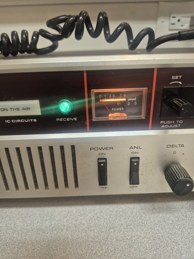 Courier Conqueror II CB Solid State Transceiver TESTED
