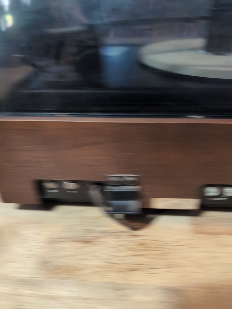 Vintage Zenith C585W: Radio & Solid State/Powers On Turntable Doesnt Work
