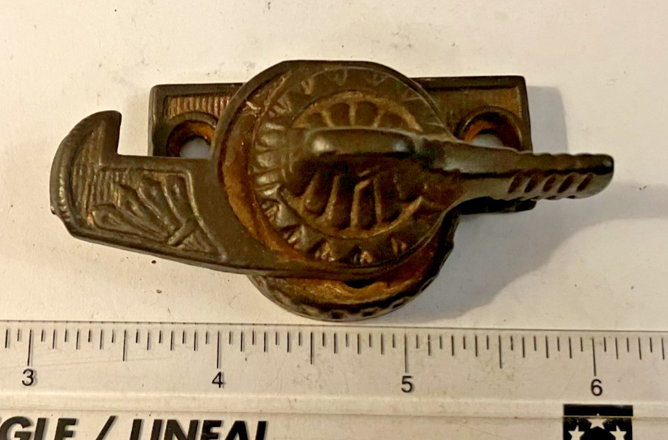VICTORIAN DECORATIVE CAST IRON LOCKING DOOR LATCH 2" (304)