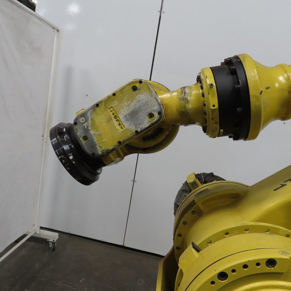 Fanuc M-900ia Robot 6 Axis 350kg Payload Capacity No Controller
