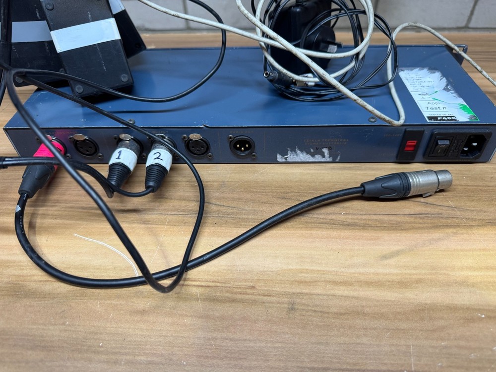 Szikla Cue King Rev1 Reversing Remote Presentation System