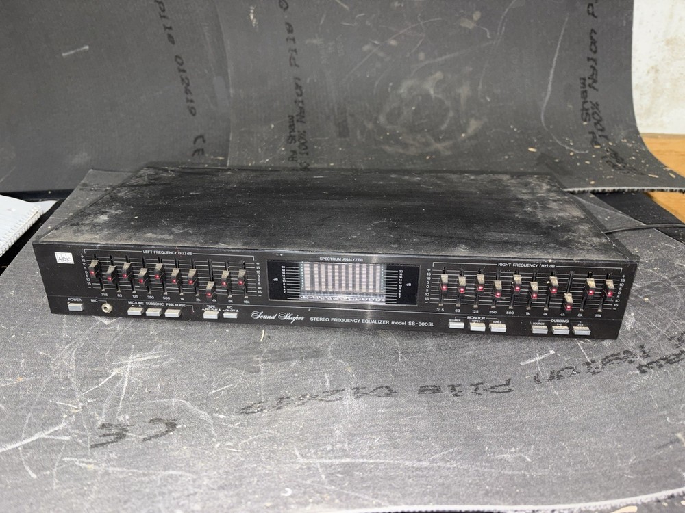 ADC Sound Shaper SS-300SL Stereo Frequency Equalizer Spectrum Analyzer