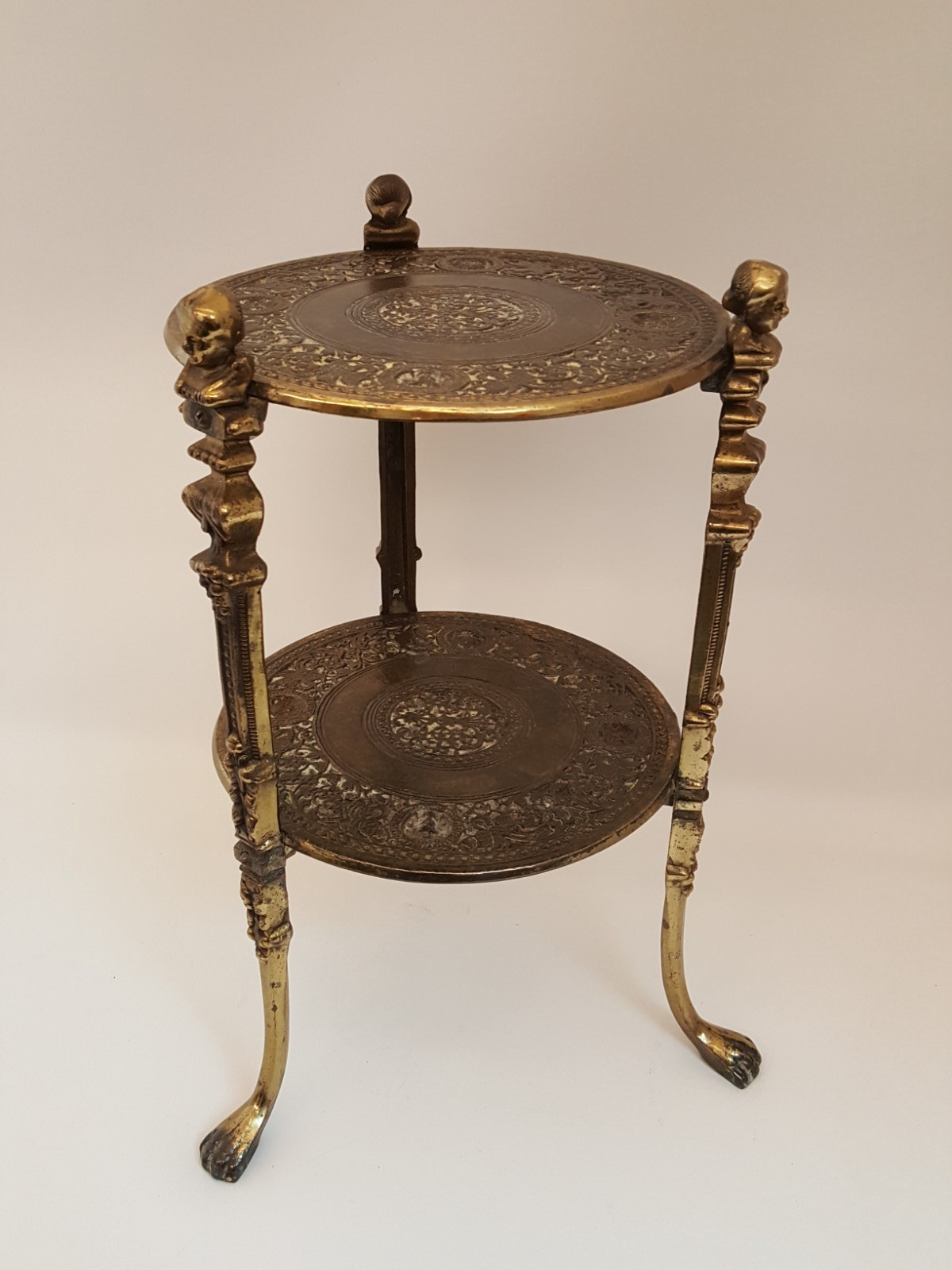 Vintage midcentury Moroccan gold gilt metal drinks table accent 2 tier 7184