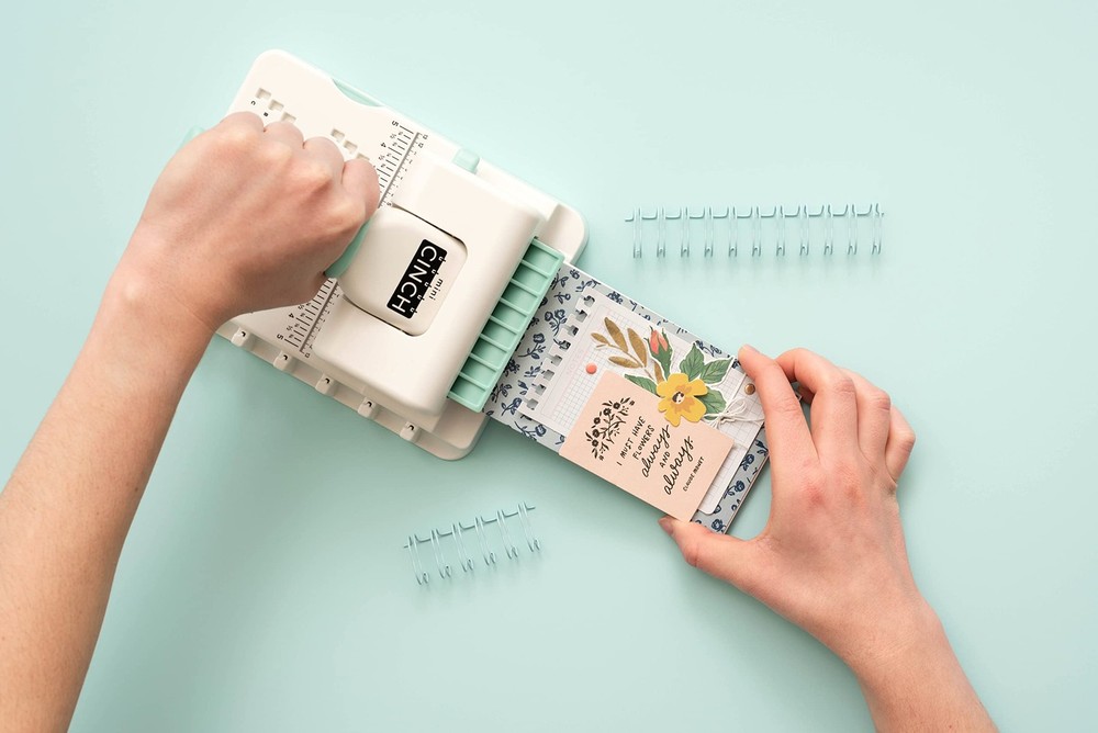 We R Memory Keepers Mini Cinch Bookbinding Machine - Craft Tool Compatible