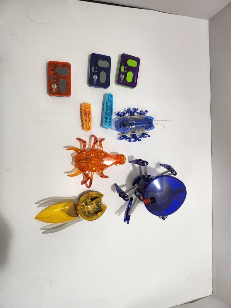 Hexbug Battlebots  with 6 bots, 3 remotes - Untested Small Lot
