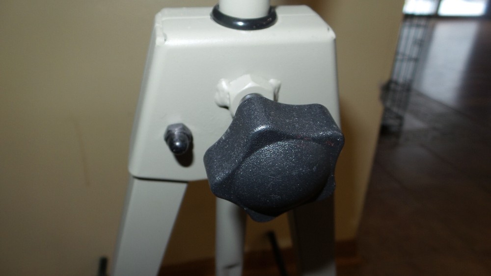 Quality Ingles Cello Stand fullsize ,Unused