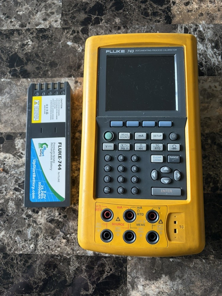 Fluke 743  Documenting Process Calibrator