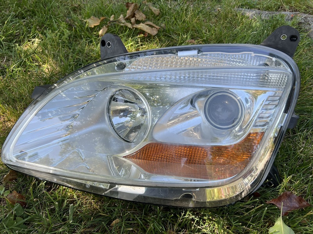 PETERBILT 579 2012-2021 USED LEFT DRIVER SIDE HEADLIGHT HEADLAMP