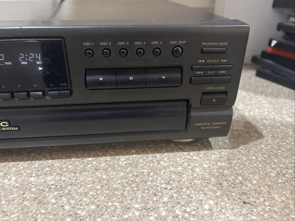 TECHNICS 5-DISC COMPACT DISC CHANGER PLAYER MODEL SL-PD787 WORKS NO REMOTE