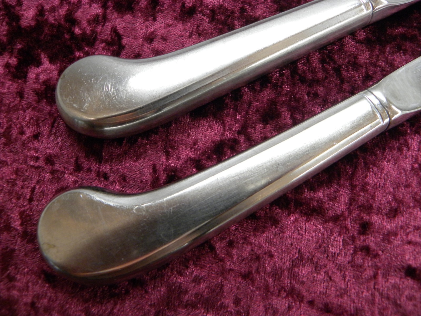 Paul Revere 2 Hollow Pistol Grip Dinner Knives Oneida Community Stainless USA