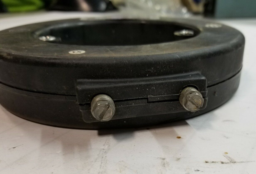 SQUARE D 2000:5 RATIO CURRENT TRANSFORMER 600 VAC 10 KV BIL. MCT2000