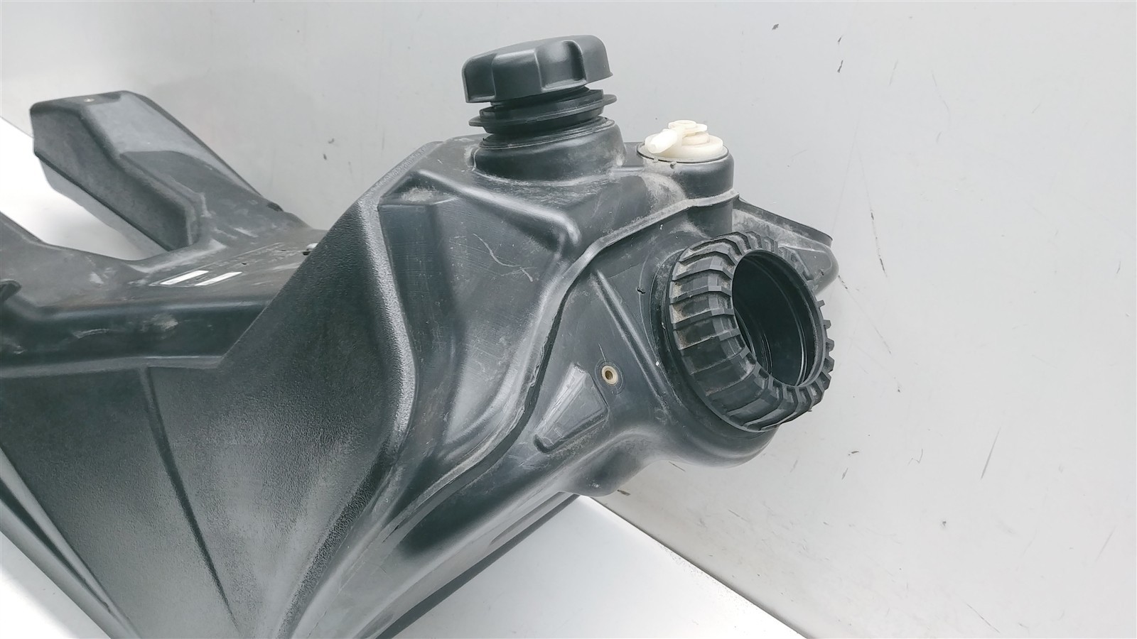 2015 Polaris 800 Switchback Pro S #2 AXYS Gas Tank Fuel Molded Tank 2521341