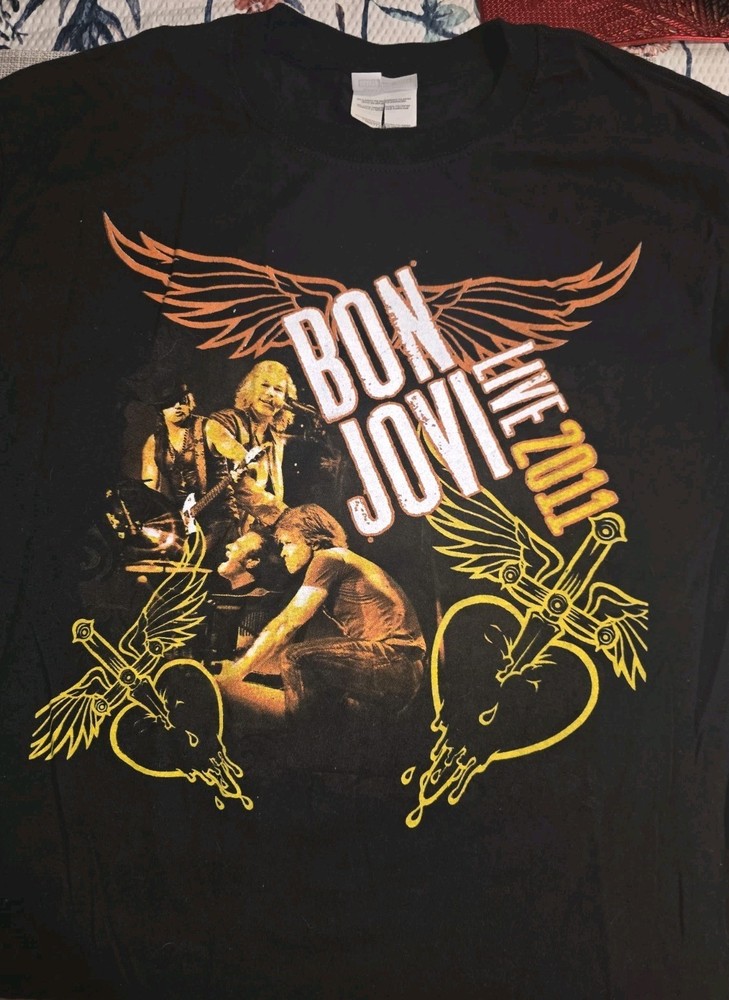 BON JOVI TSHIRT Live TOUR 2011  sz L