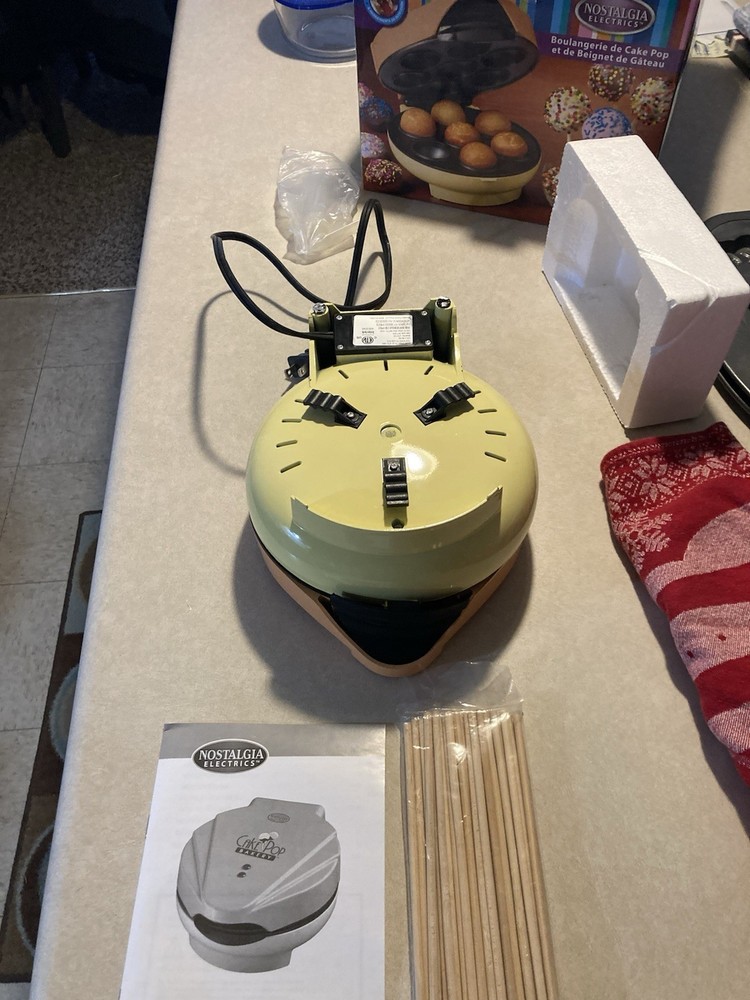 Nostalgia Electrics Cake Pop Bakery