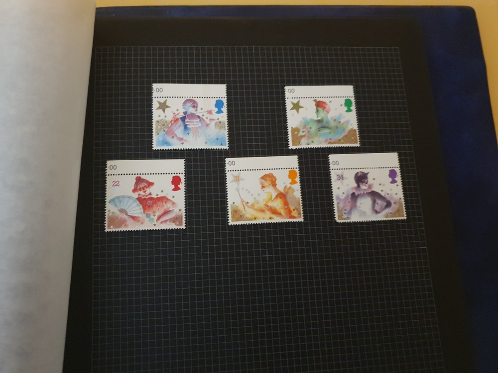 LANCASTER ROSE STAMP ALBUM CONTAINING APPROX 50 MINT GB COMMEMORATIVE SETS #3240