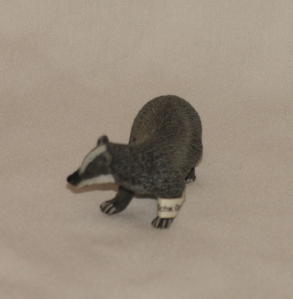 Schleich Standing dark gray Badger Retired with tags