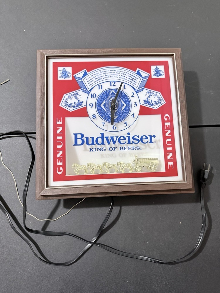Budwiser Electric Lighted Wall Clock Plastic With Pull String Works! Good Cond.