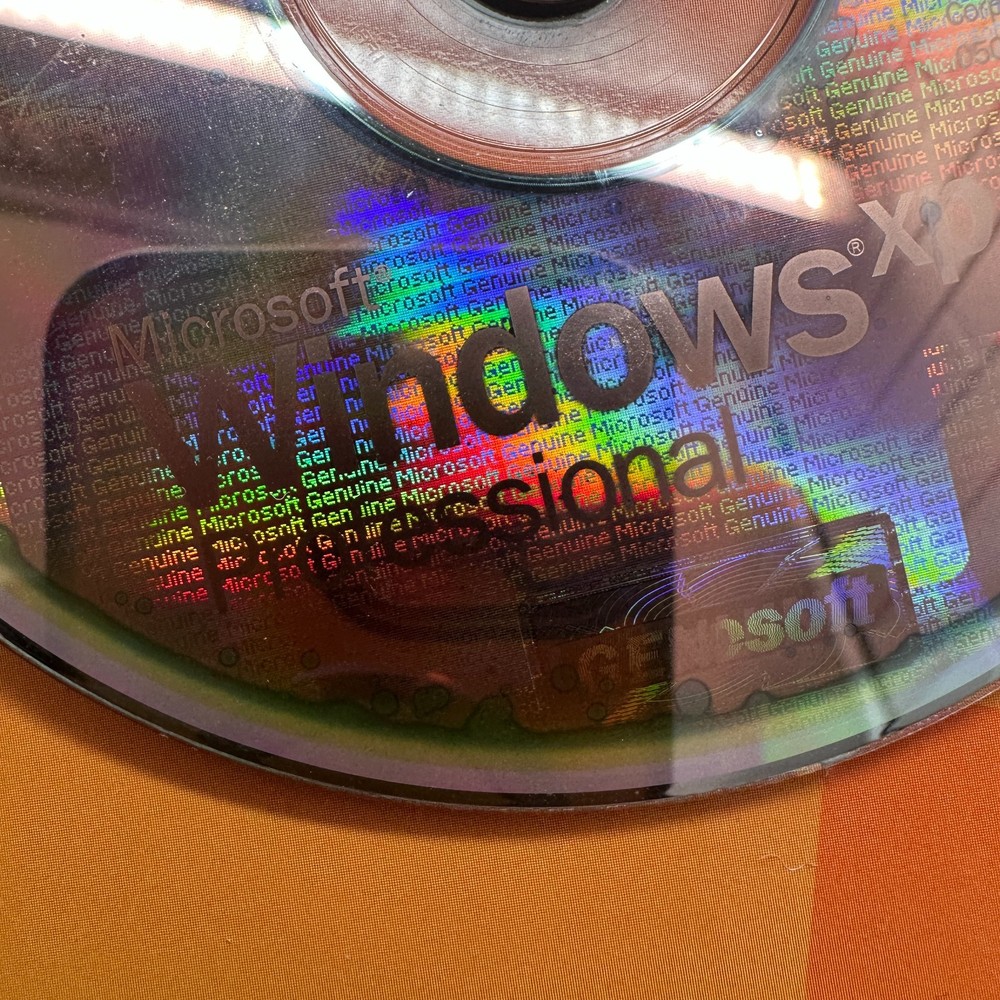 Microsoft Windows XP Professional Upgrade w/Product Key CD Version 2002