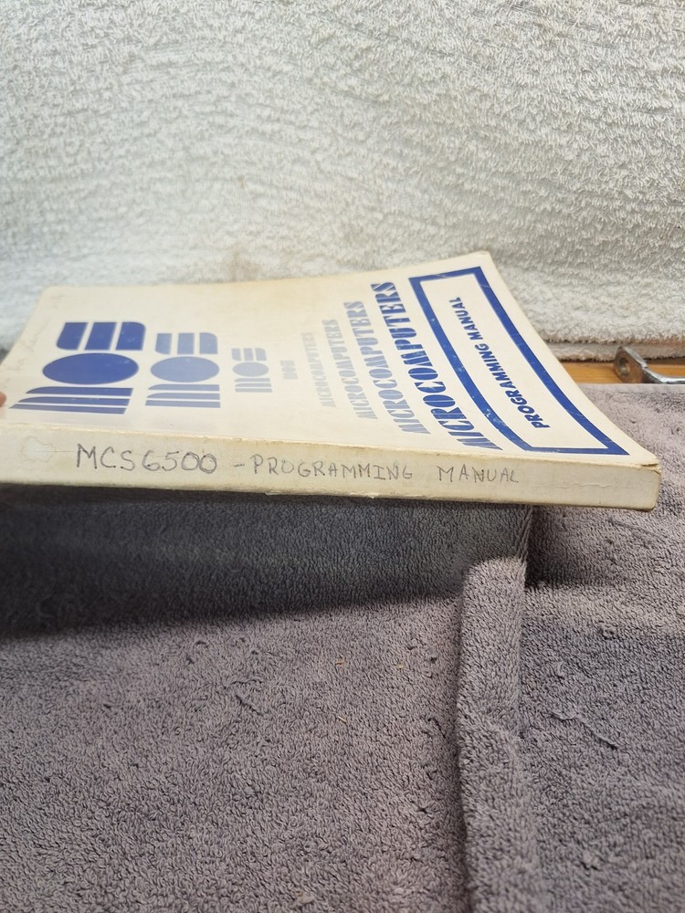 Vintage 1976 MOS Technology MCS6500 Microcomputer Programming Manual 6500-50A
