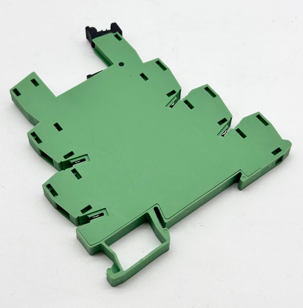 NEW Phoenix Contact PLC-BSC-24UC/21 Solid State Relay Base