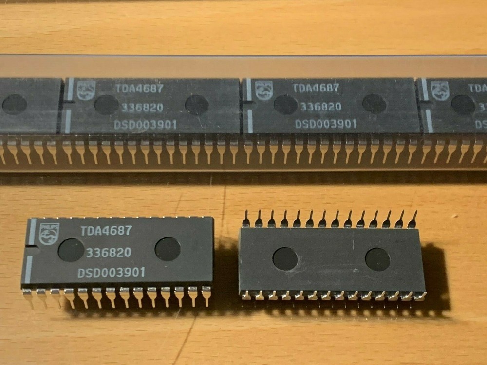 Philips IC -TDA4687- Video processor with automatic cut off control, DIP-28.