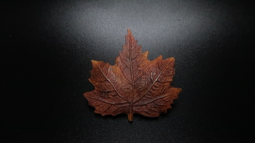 Vintage Maple Leaf Pin 4cm BB1