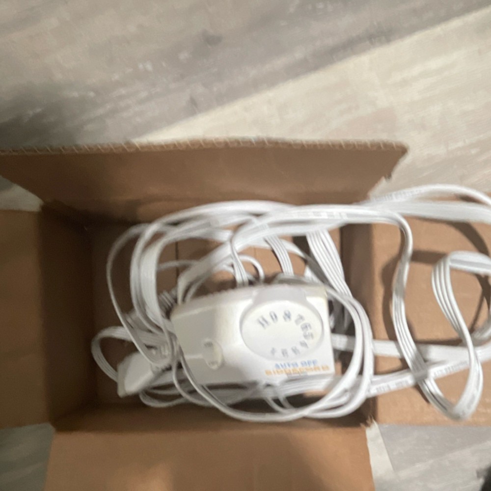 Biddeford Blankets Bed Sheet Clip Auto Off White Plastic