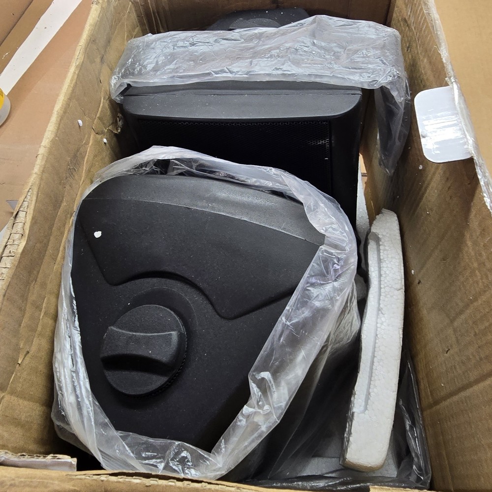 Pyle Waterproof Wall Mount Speaker System - 5.25 Inch Active + Passive Pair