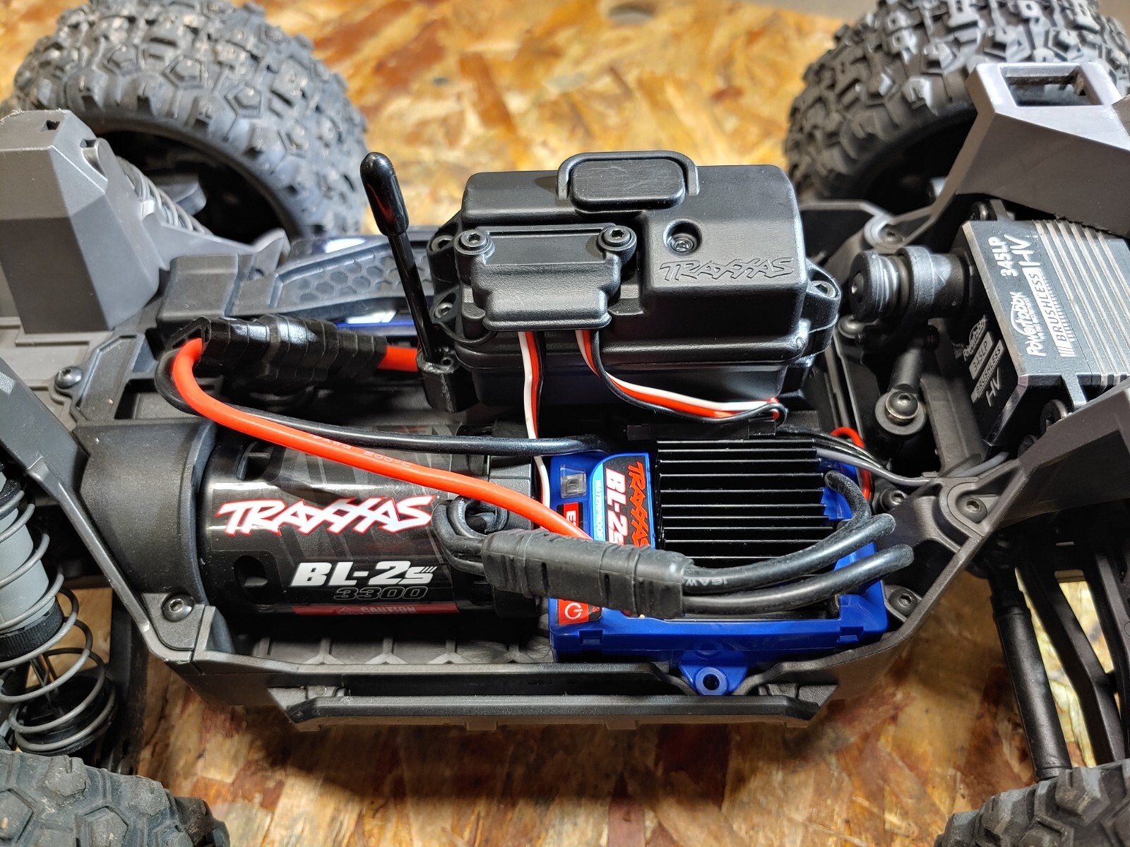 Traxxas Mini XRT/Maxx Sealed Receiver Box Mounting Adapter For 3628 Receiver Box