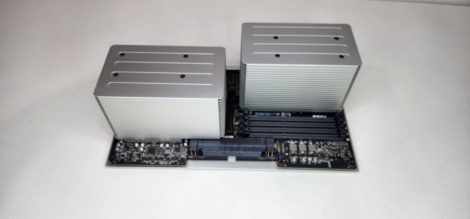 Apple Mac Pro 5,1 2010 2012 CPU Tray Dual Xeon 2.66GHz 6-Cores No Ram 639-0460