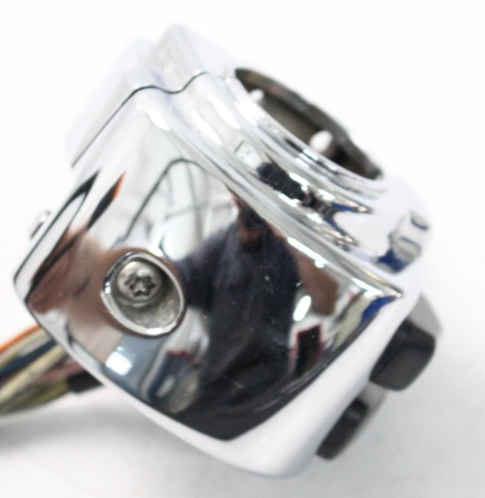 05 Harley Electra Glide CVO FLHTCSE2 Chrome Right Control Switch