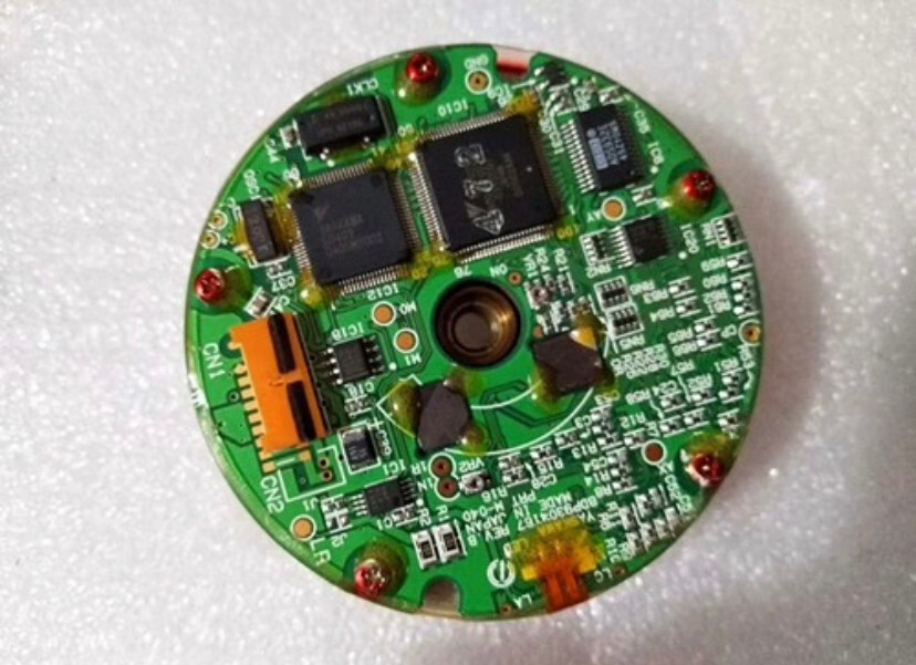 1PC Yaskawa UTSAH-B17BE NEW encoder