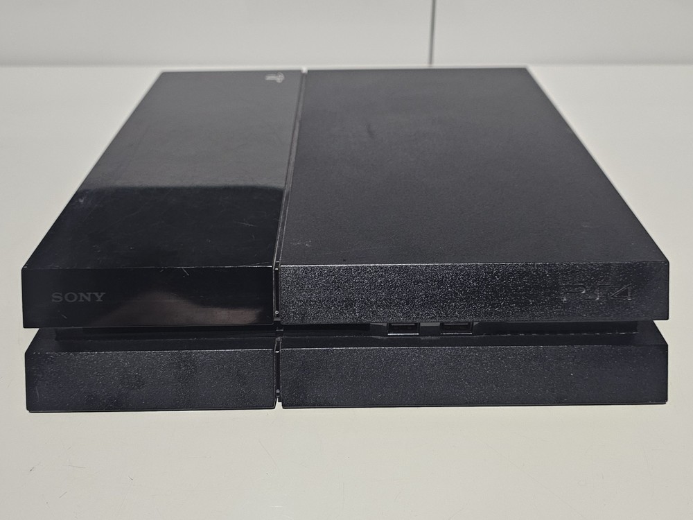 Sony PlayStation 4 PS4 Console – 500GB – Controller, Cables & 3 Games Bundle