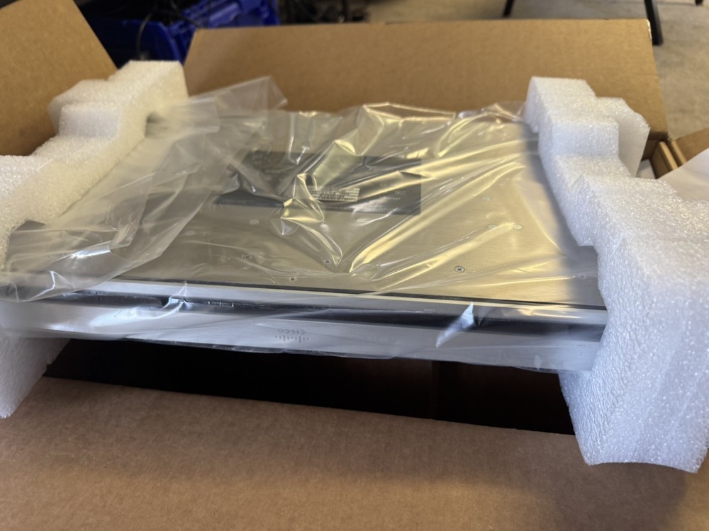 Cisco CTS-SX80IP60-K9 NOB, SX80 Codec, Precision 60 Camera, Touch 10