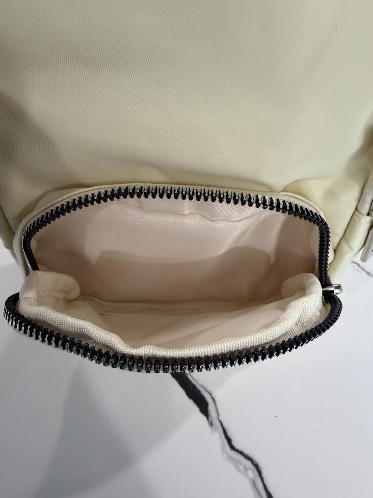 NWT Lululemon Everywhere Sling Bag Cream