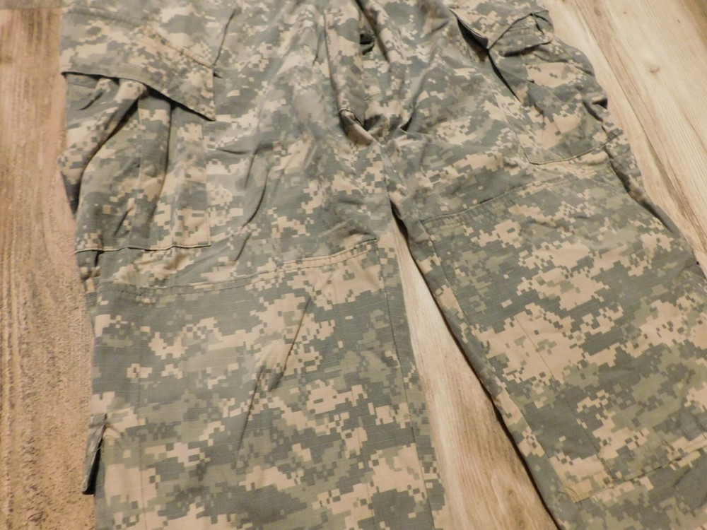 US ARMY ACU PANTS SIZE MEDIUM - SHORT