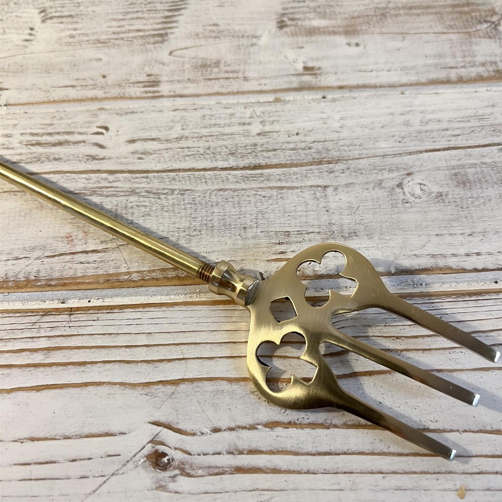 Brass extending fireside toasting fork | Extends to 72cm