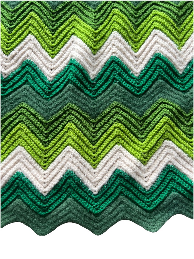 Vintage Chevron Zig Zag Pattern Crochet Knitted Afghan Throw Blanket 33”x56”