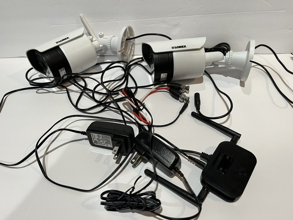 Lorex MC2232 Wireless MPEG4 Security Indoor Outdoor - Camera With Receiver READ
