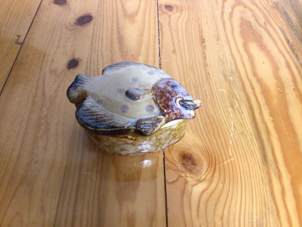 Beautiful Fish- Shaped Ceramic Trinket Box With Lid