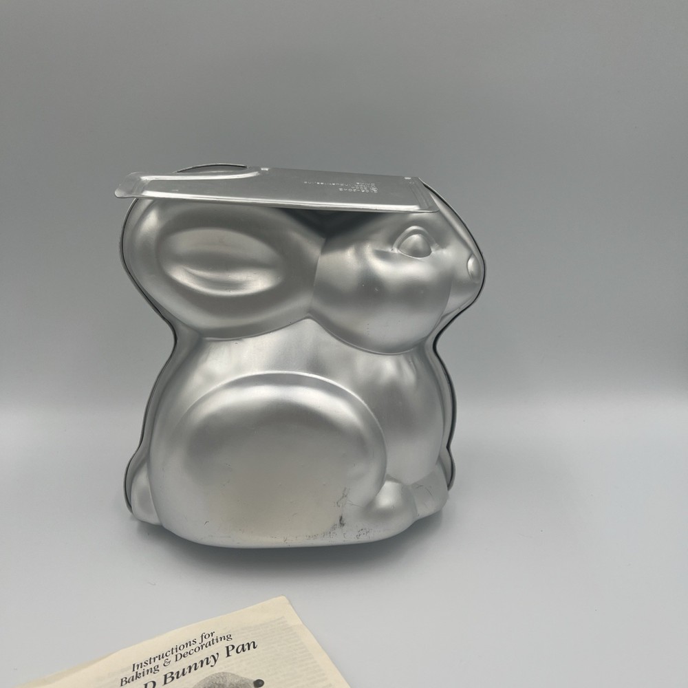 Wilton 3D Bunny Cake Pan 2004