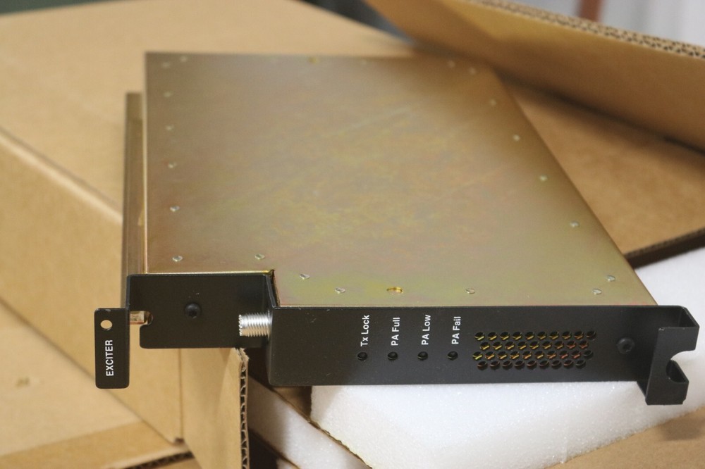NEW Motorola TLN3253A Quantar FRU VHF Range 2 Exciter