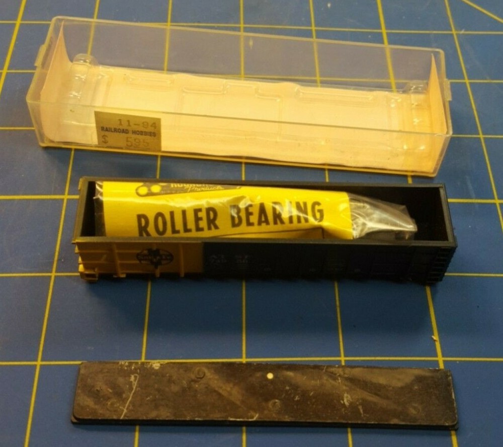 Roundhouse 8107 Kit Santa Fe N scale Kit.