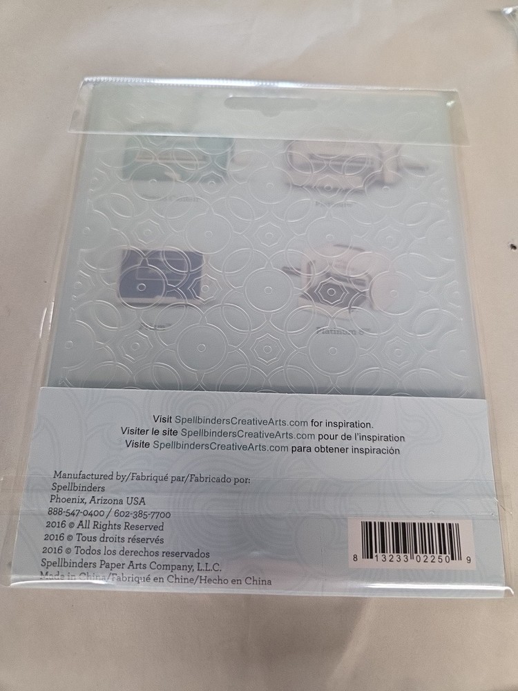 Spellbinders Embossing Folders - Overlapping Circles