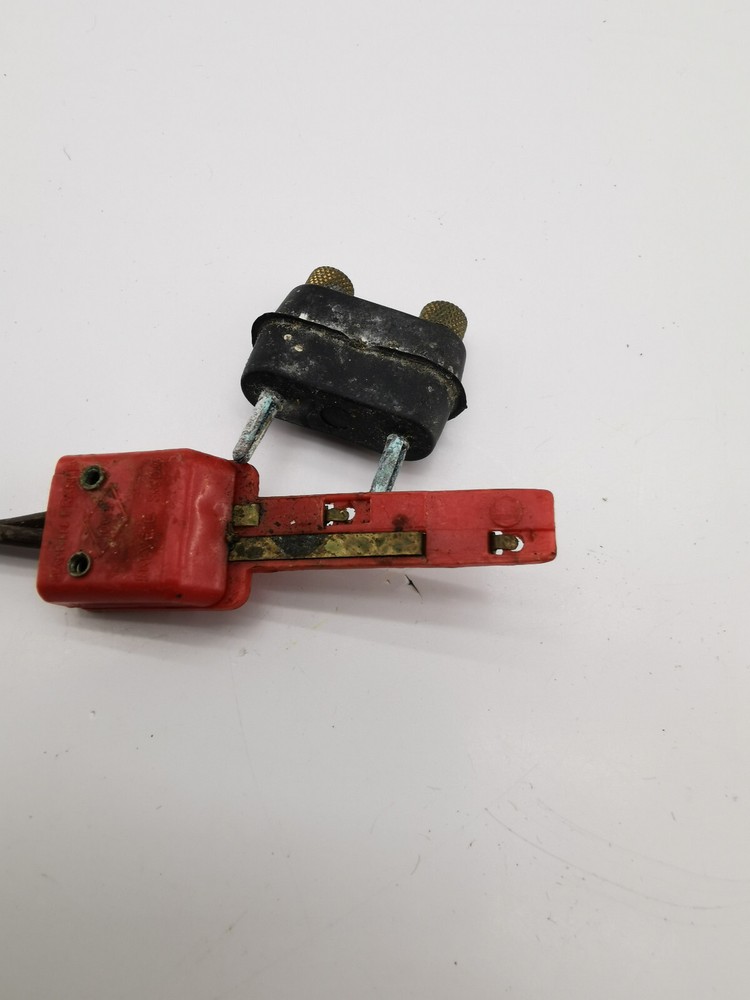 JOUEF HO SCALE INCOMPLETE RAIL SOCKET + FUSE