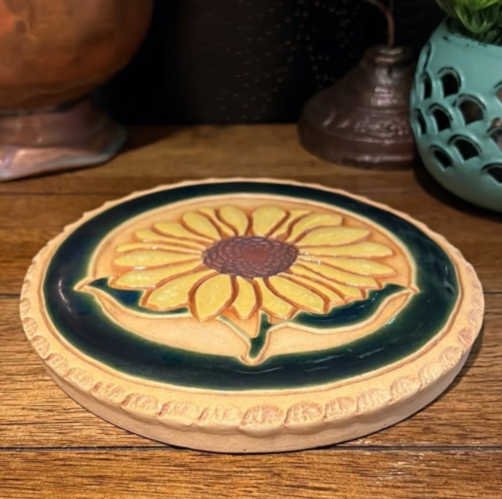 Sunflower Stoneware Clay Pottery Bread Warmer Trivet Jane Ashley Signed EUC