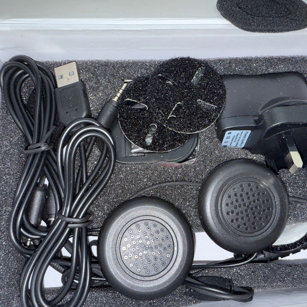 V6 Pro Motorcycle Helmet Bluetooth Intercom Headset 1200M 2 People Full Duplex