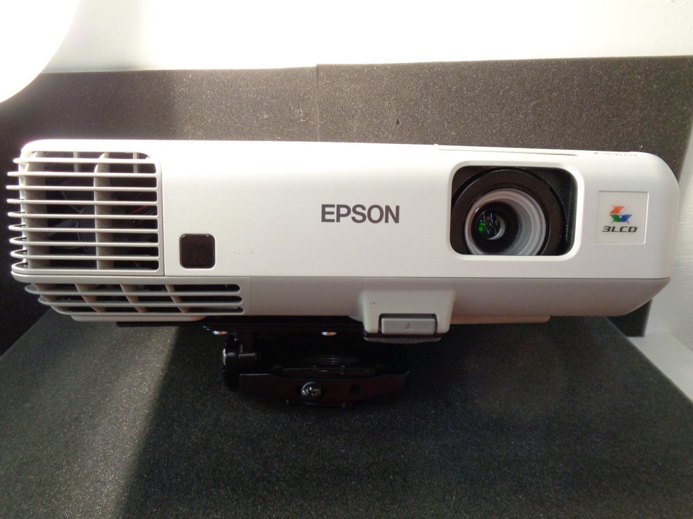 Epson Power Lite 1835 LCD Projector Model H389A W/Chief Ceiling Mount