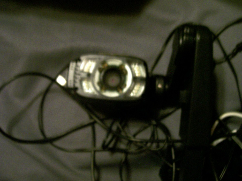 AVERMEDIA 300AF+ DOCUMENT CAMERA, CASE POWER SOURCE AND SOME CABLES NO REMOTE