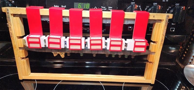 Queen Introduction System – Ventilated Cage + Hanging Holder for Langstroth Hive